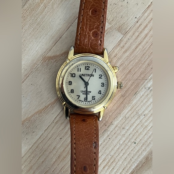 Unitron UniGlow Ladies Watch Leather Strap Light Gold Tone Dial Gold Case - Picture 3 of 10